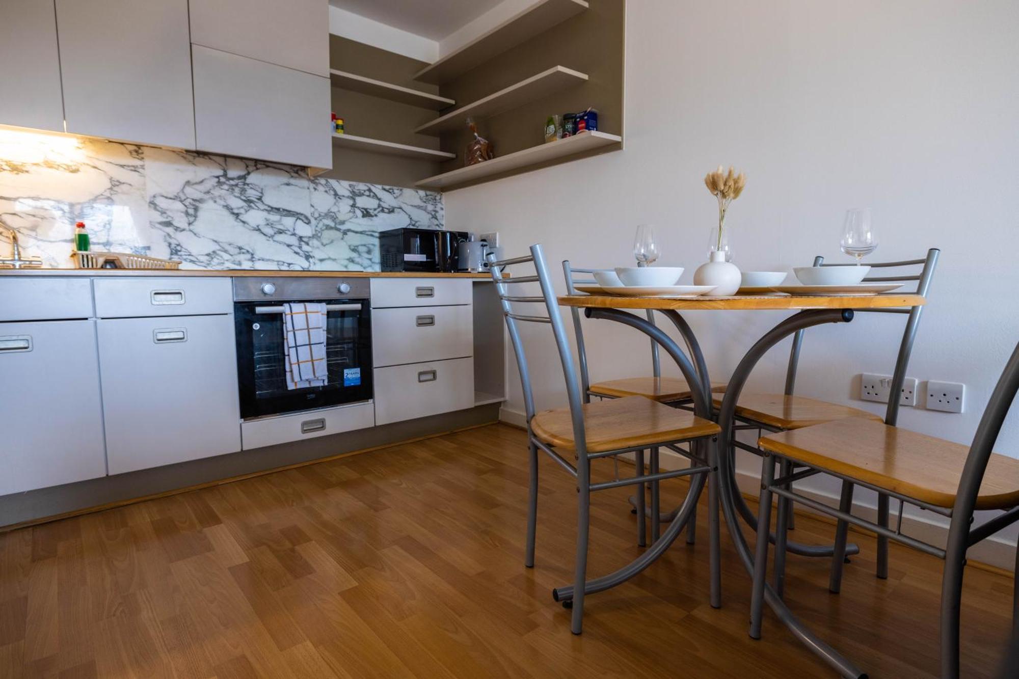 Beautiful And Spacious 2-bed In Appartamento *