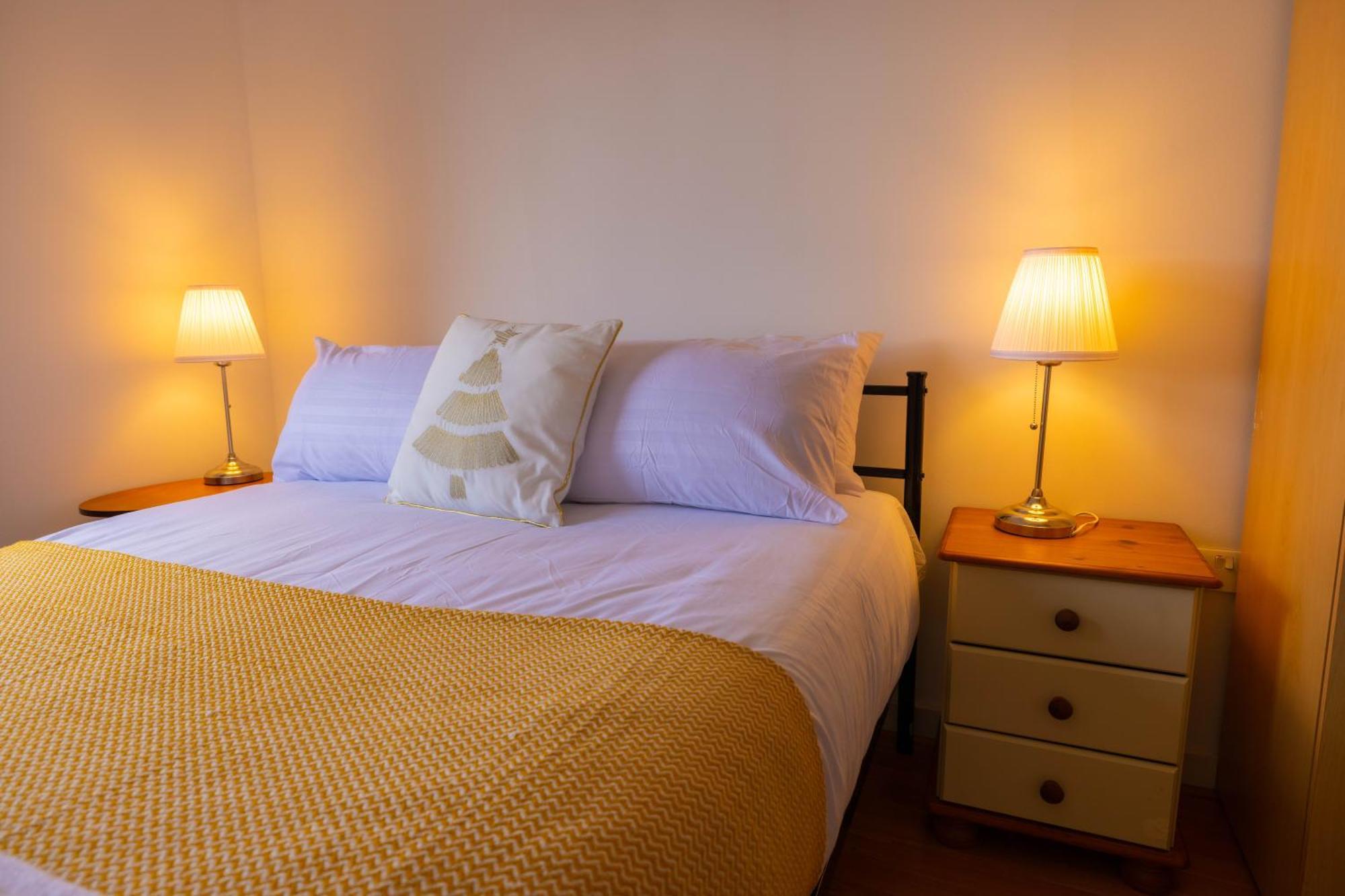 Beautiful And Spacious 2-bed In * Londra