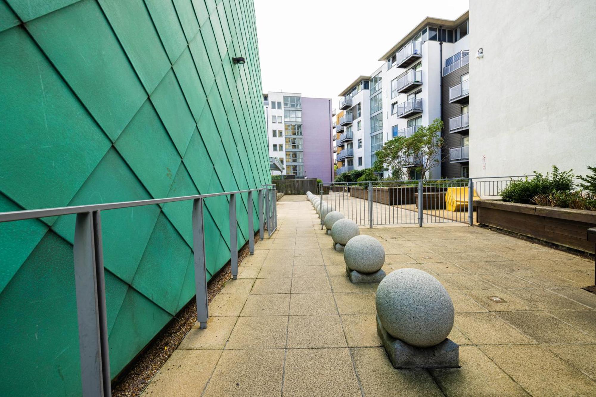 Beautiful And Spacious 2-bed In Londra