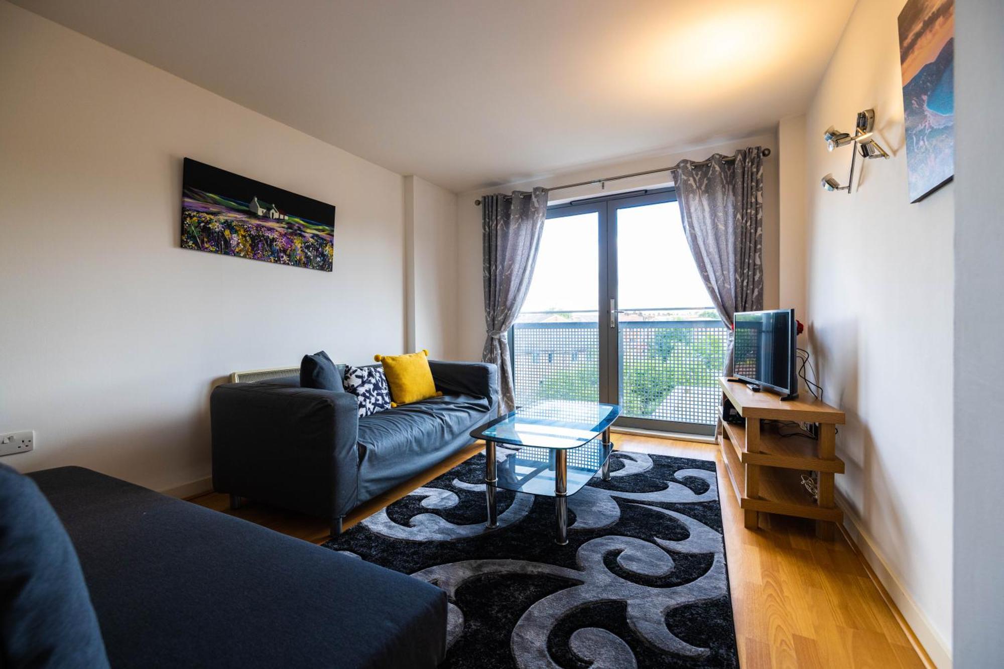 Beautiful And Spacious 2-bed In Appartamento